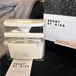 Short Stories LED Indoor Planter